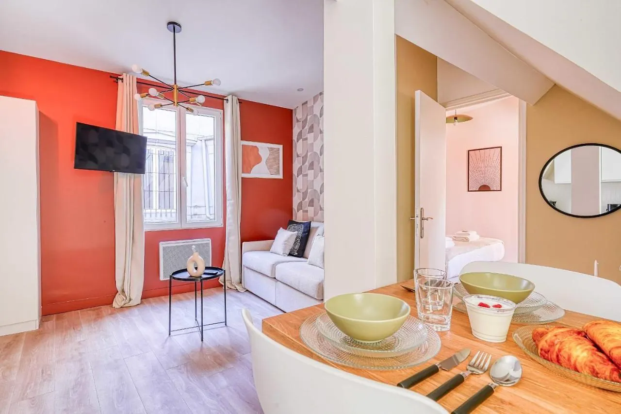 Beautiful Apartment For 4 People In The Heart Of Le Marais Paris