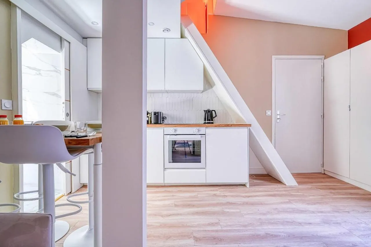 Beautiful Apartment For 4 People In The Heart Of Le Marais Paris France