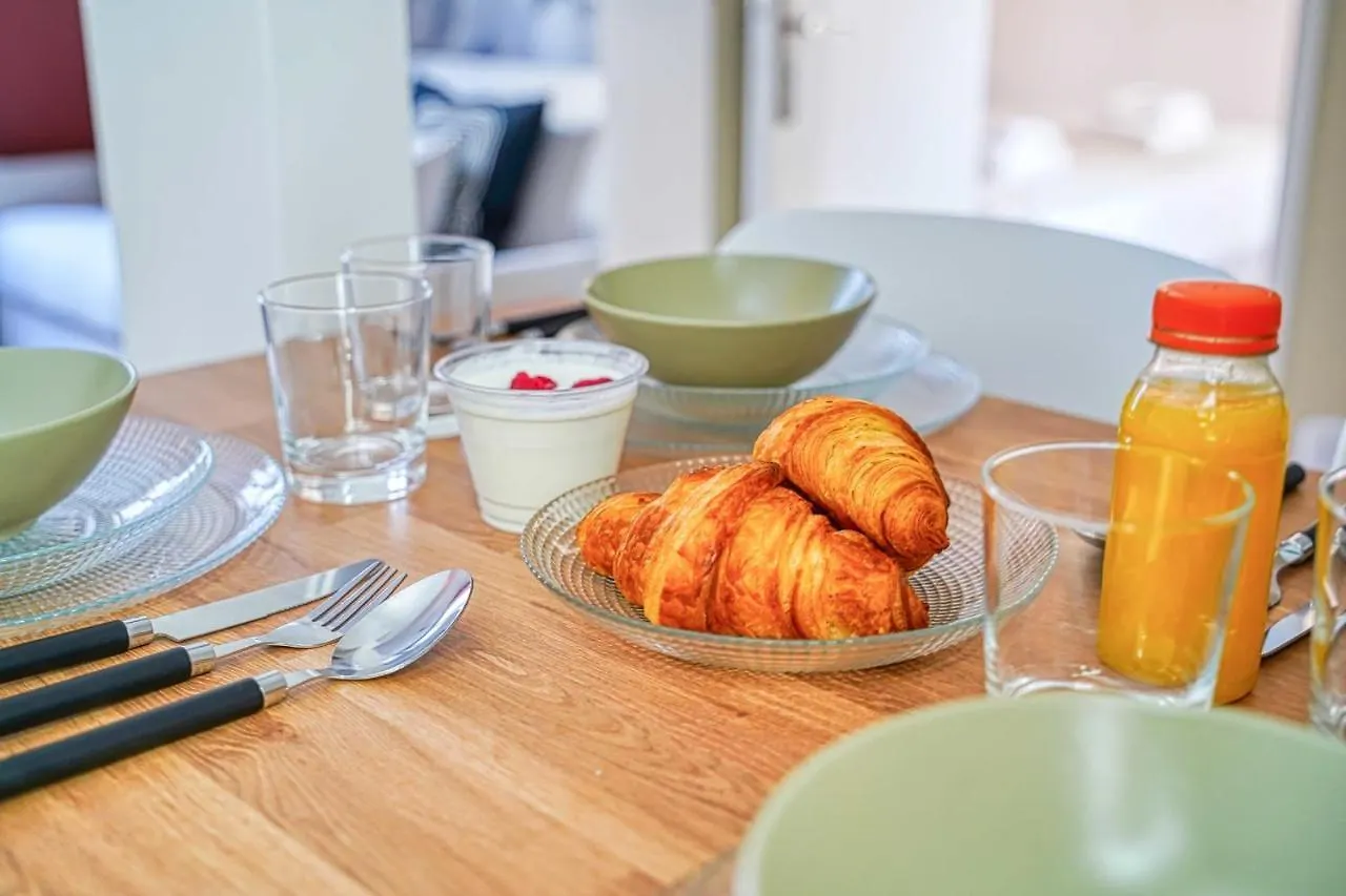 Beautiful Apartment For 4 People In The Heart Of Le Marais Paryż